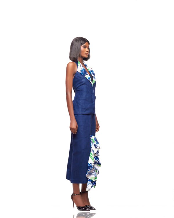 Contrast Collar & Ruffle Hem Set - Image 3